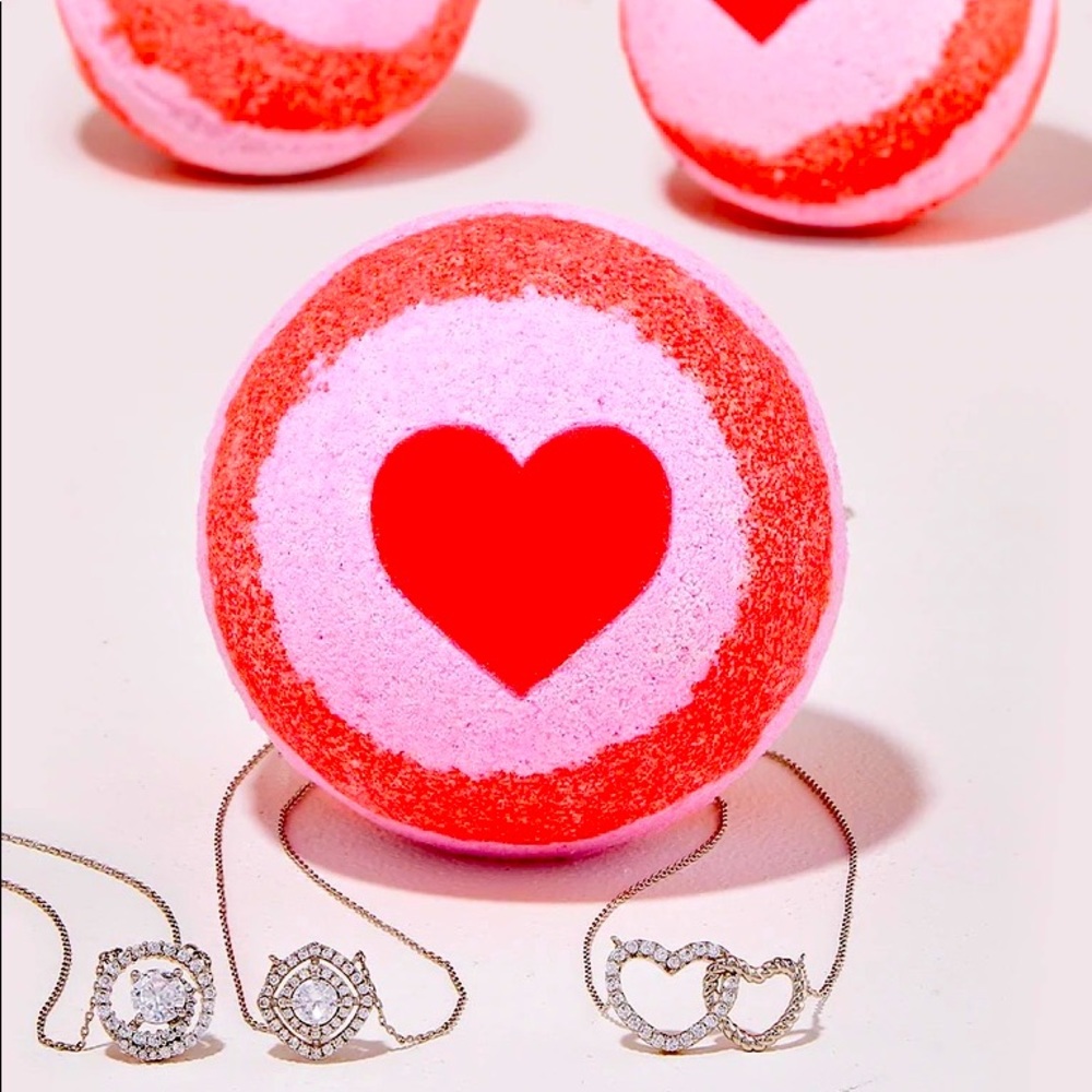 Charmed Aroma Sweetheart Bath Bombs